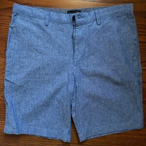 Banana Republic men’s linen shorts / Size 34